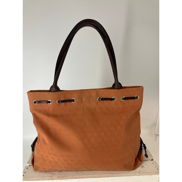 DOONEY & BOURKE VINTAGE LARGE CANVAS SIGNATURE SHOULDER BAG - Picture 4 of 16